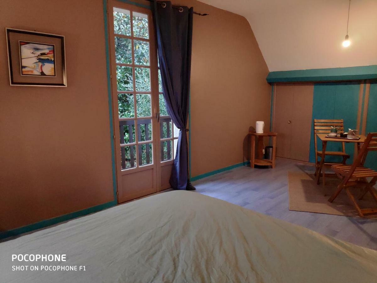 B&B En Plein Coeur De La Foret Artiguelouve Eksteriør bilde